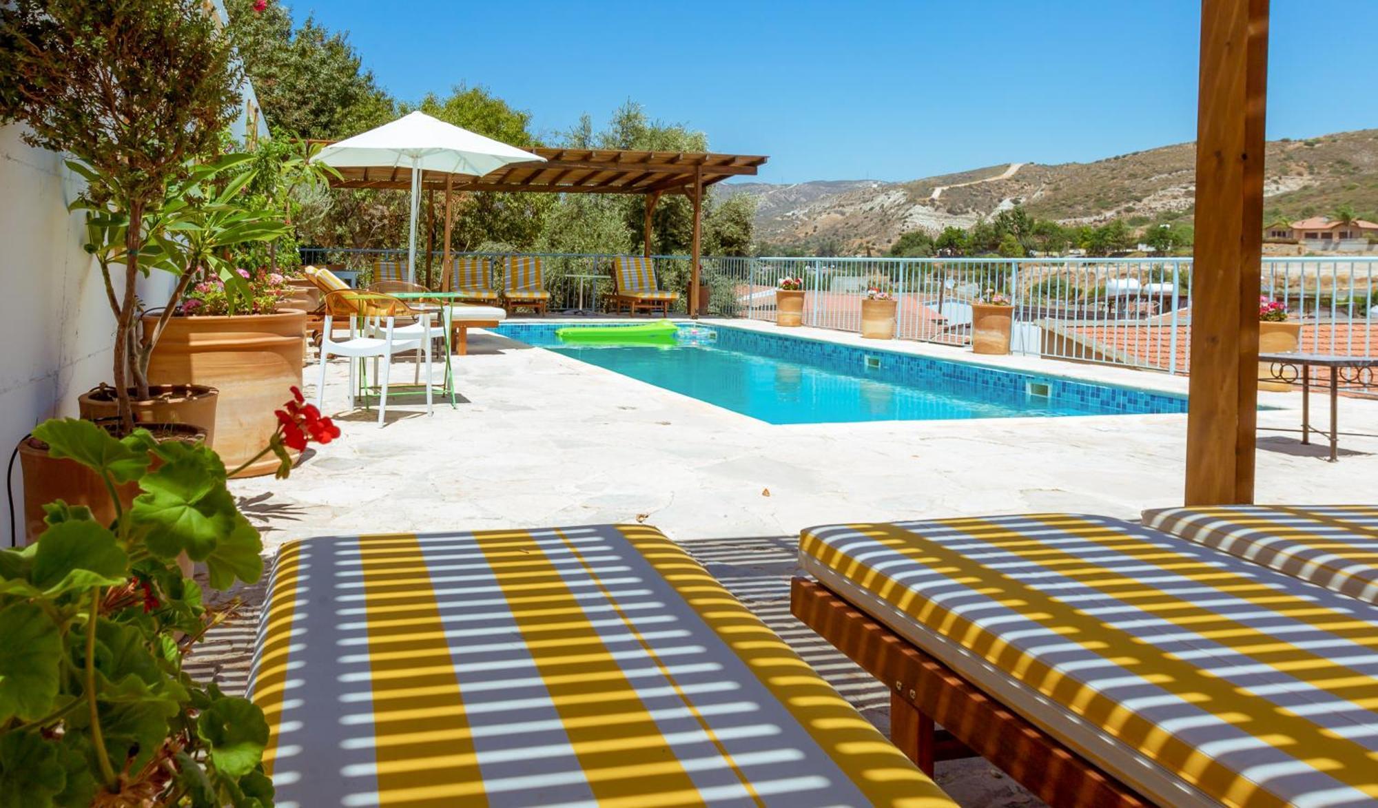 Archondia House - Holiday Apartments With Pool Калавасос Екстериор снимка